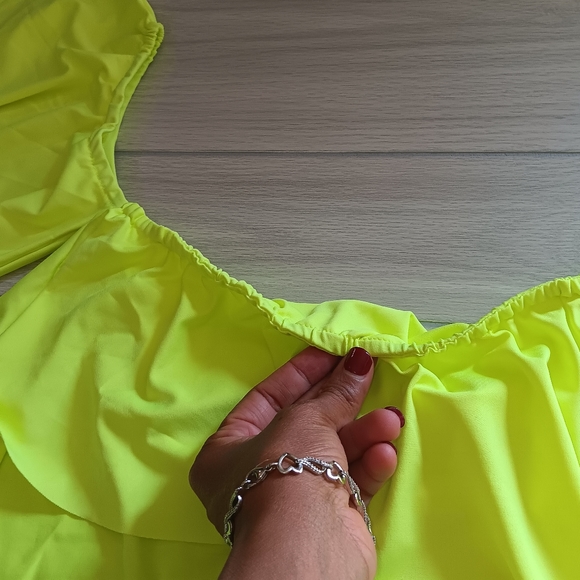 Women Ruffle One-Shoulder Top And Irregular Skirts 2 Piece Set - Picture 14 of 15